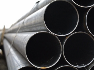 Труба стальная  электросварная 133х4.5 мм 0 - в «Монолит-Металлопрокат».